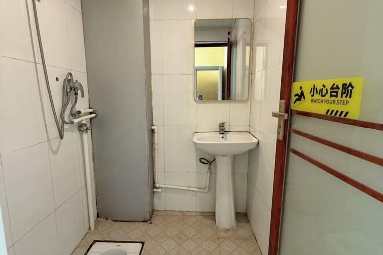 Bathroom 3, hongdu hotel, Laibin