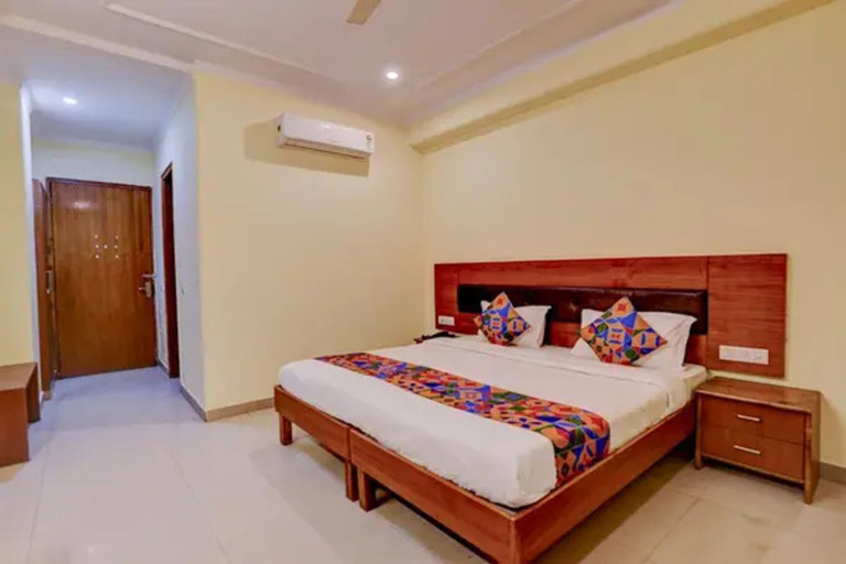 Room 4, Fabhotel Pantao Stay, Gautam Buddha Nagar