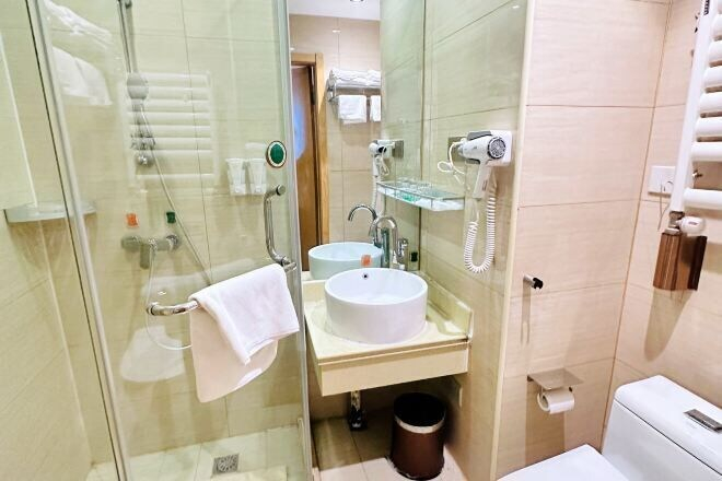 Bathroom, Vienna 3 Best Hotel (inan Changqing University Town), Jinan