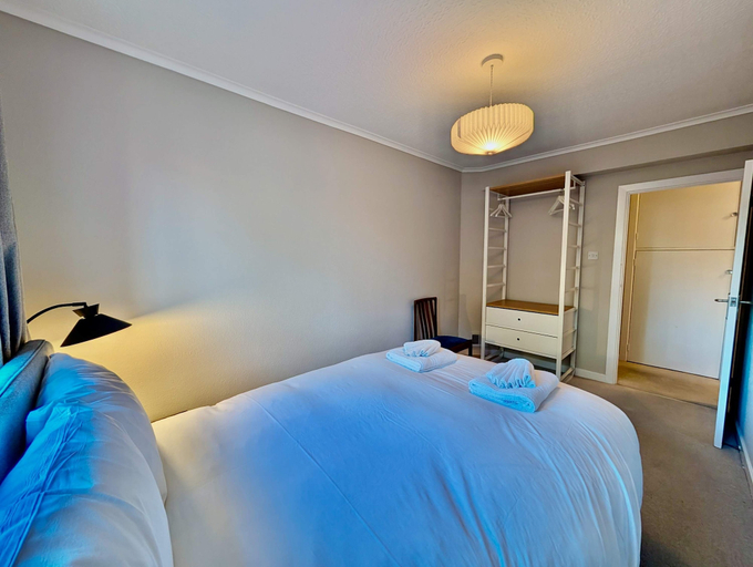 Room 5, Charming Flat Near London Attractions, London
