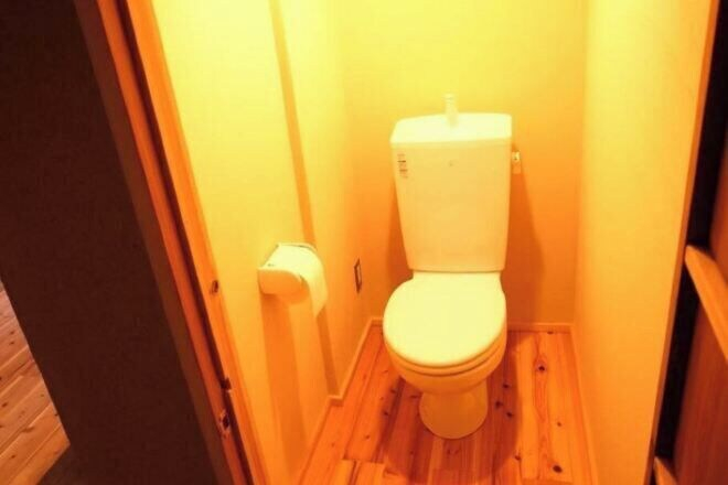 Bathroom 3, Higashi Matsuyacho East, Kyoto