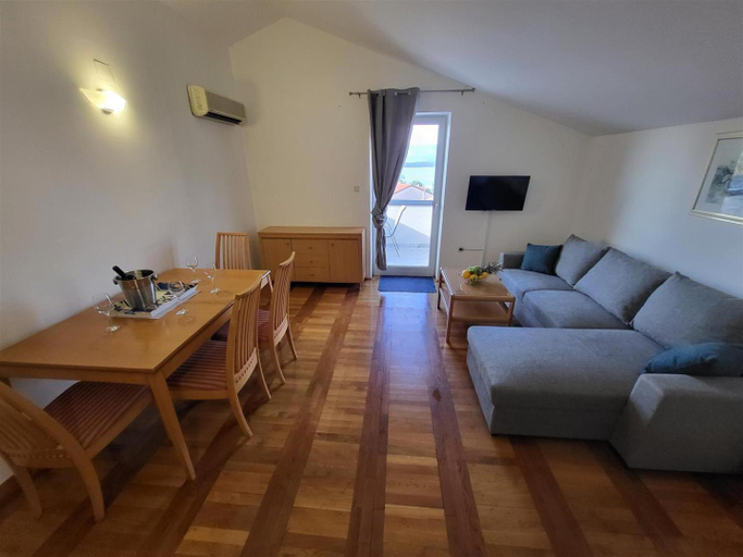 Others 4, Apartments Oli Soline, Dobrinj