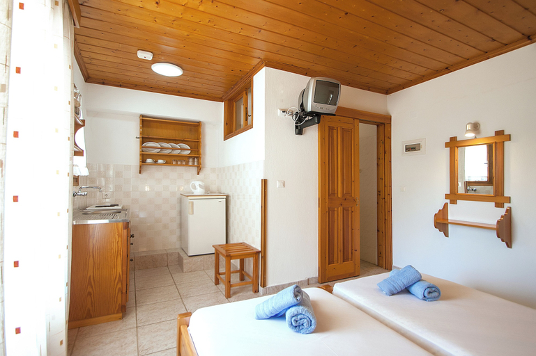 Private kitchenette 5, angela studios, Thessaly