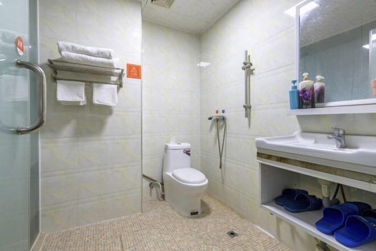 Bathroom 3, Buxing Hotel, Zhongshan