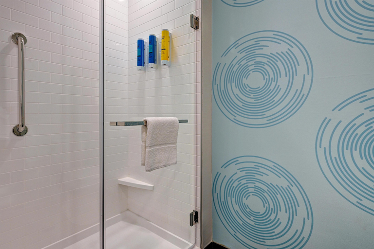 Bathroom 4, Tru By Hilton Albuquerque North I-25, Bernalillo