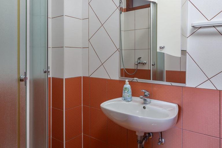 Shower 3, Istrian Countryside Apartments Iva, Bale