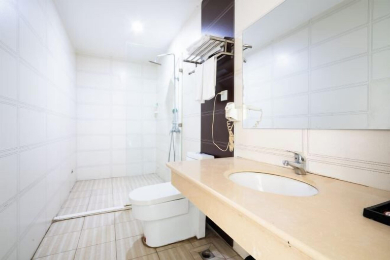 Bathroom 3, Linhai H Chain Lihao Star Hotel, Taizhou
