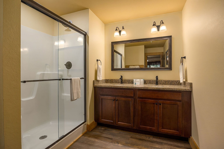 Bathroom 3, Pirates Peak, Sevier