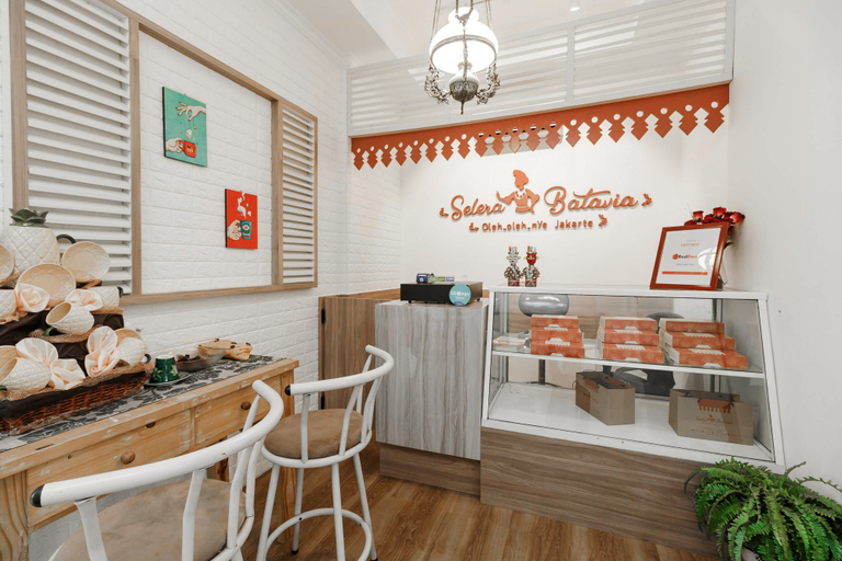 Food & Drinks 5, RedDoorz Syariah Plus near Pancoran 2, Jakarta Selatan