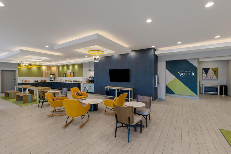 Food & Drinks 5, Spark by Hilton Midland South, Midland