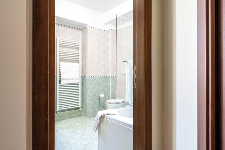 Bathroom 4, La Perla del Sangro, L'Aquila