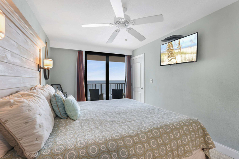 Room 3, Phoenix I 1112-11th Floor Splash pad Beachfront 2 Bedrooms 2 Baths, Baldwin