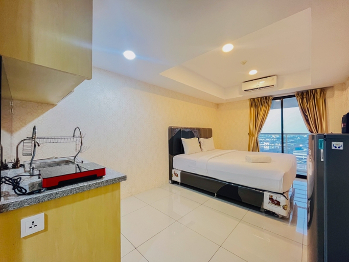 Bedroom 3, Warm Studio at De Prima Apartment By Travelio, Medan