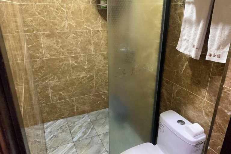 Bathroom 4, Yongshengyuan Courtyard Retro Courtyard Inn (Pingyao Ancient City Branch), Jinzhong