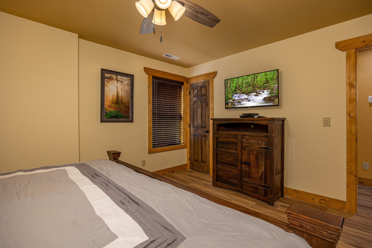 Bedroom 2, Fireside Retreat, Sevier