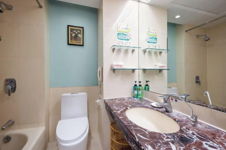Bathroom 4, Pingdu Hotel, Qingdao