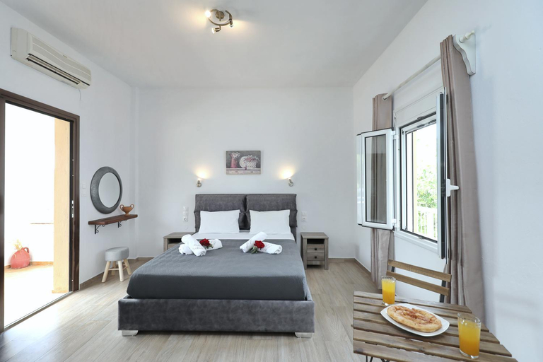 Bedroom 4, tsoukalaria studios, Thessaly