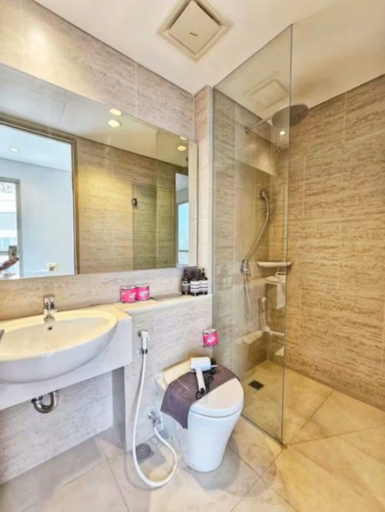 Bathroom 3, Arcadia By SanLiving - 3BR - Direct Mall, Jakarta Barat