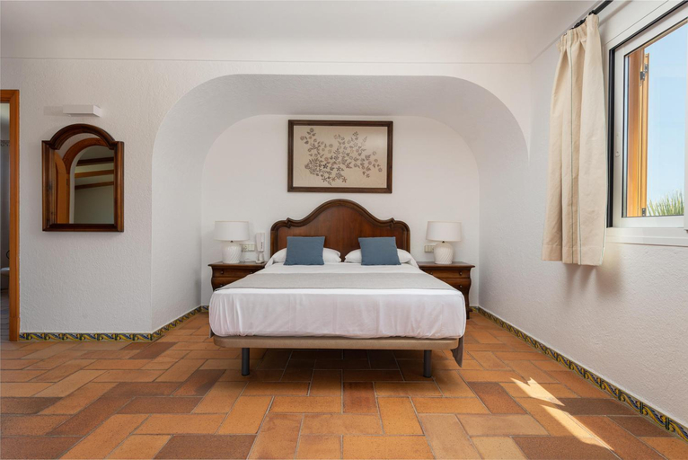 Others 4, Mulholland Villa, Baleares