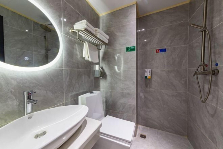 Bathroom 4, Xingyuewan Hotel, Qingyuan