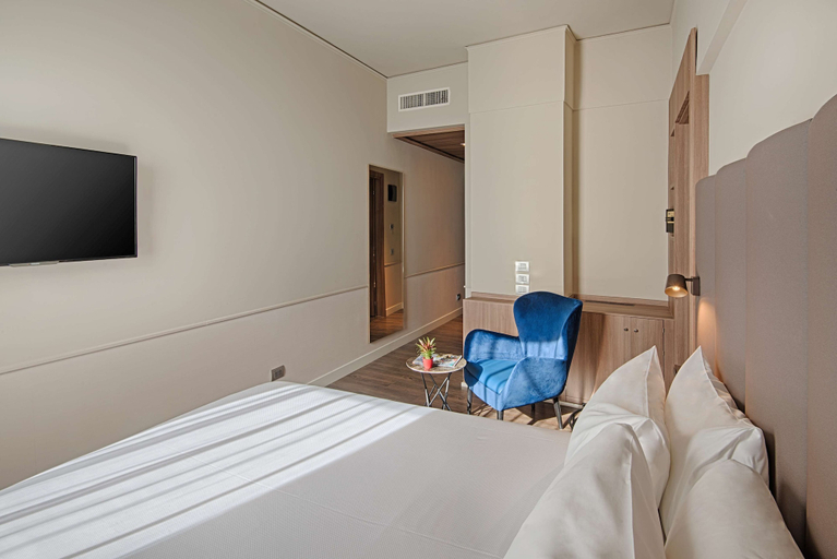 Bedroom 3, NH Napoli Panorama, Napoli