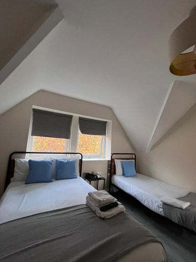 Bedroom 5, 30 Beckenham Studios, London