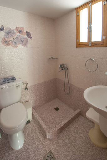 Bathroom 3, angela studios, Thessaly