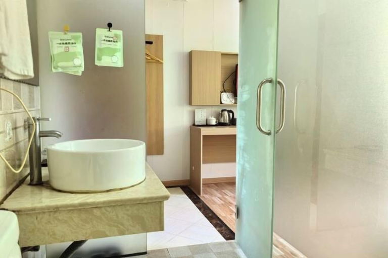 Bathroom 3, Anyi Fenghe Hotel, Nanchang