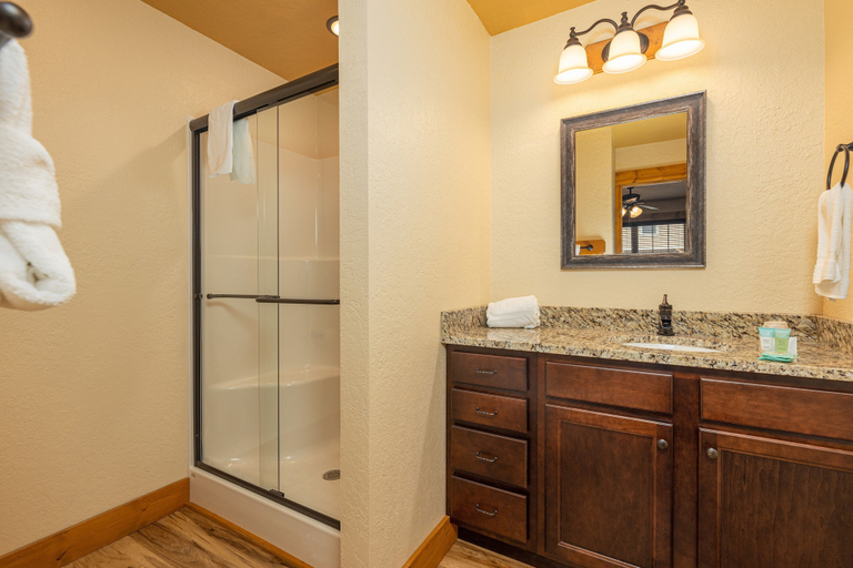 Bathroom 3, Altitude Adjustment, Sevier