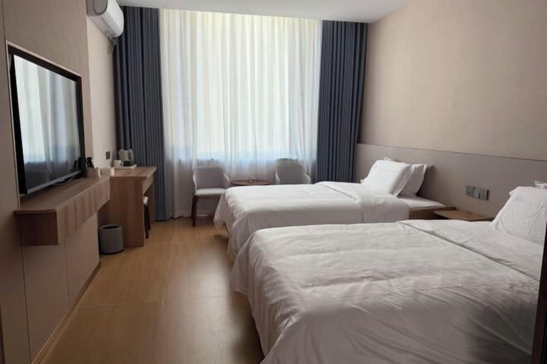 Bedroom 2, CHP. Hotel, Dali Bai