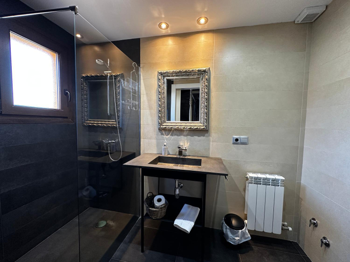 Bathroom 3, Casa Tapioles, Lleida