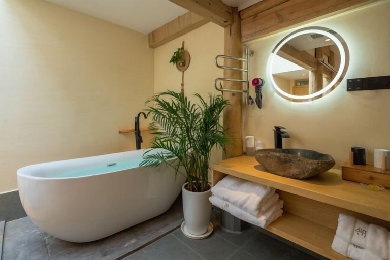 Bathroom 4, Lijiang Shechen Inn, Lijiang