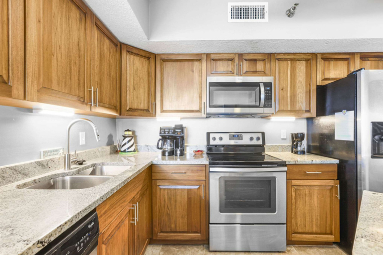 Room 5, Pelican Pointe 301- Corner Unit 3rd Floor Gulf-front, Baldwin
