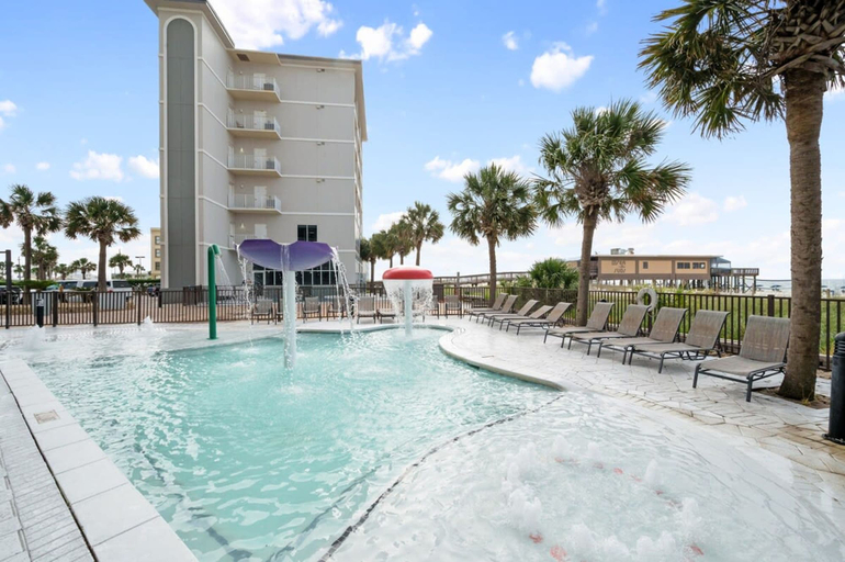 Room 4, Seawind 1208 Beach Front Zero Entry Pool, Baldwin