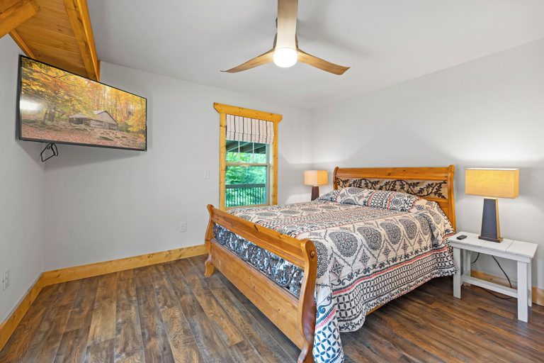 Bedroom 2, Selah, Sevier