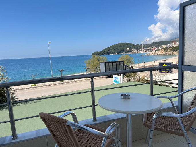 Others 4, Hotel Prinos, Vlorës