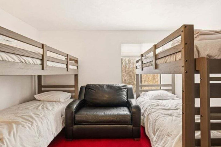 Room 3, Swiss Mountain 3br Dlx,csss4704 3 Bedroom Condo, Somerset