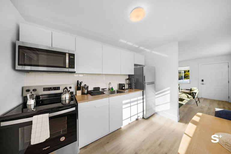 Private kitchen 3, Miami Retreat 1-BD - Parking and Gym, Miami-Dade
