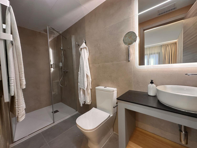 Shower 5, ND Hoteles, Madrid