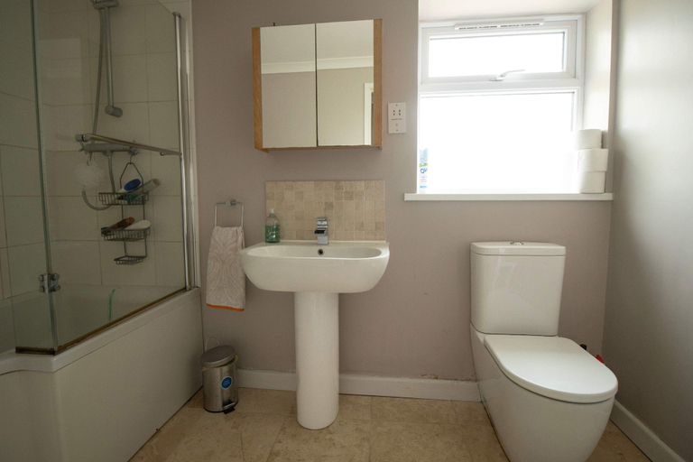 Room 5, Spacious Home Near Porthtowan Beach, Cornwall