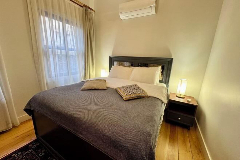Bedroom 4, Nostalgic & Comfortable Historical Home!, Fatih