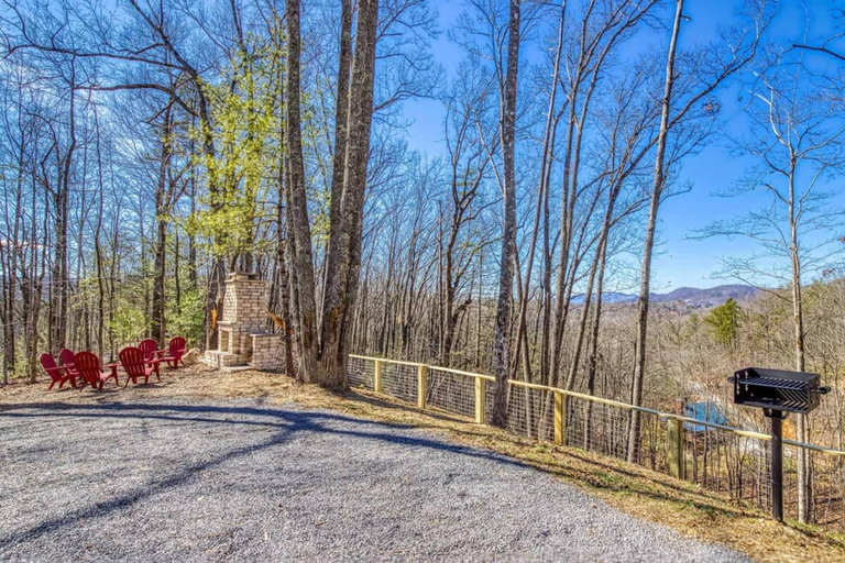 Room 2, Sassy Bear Hideaway by Beyond Expectations, Sevier