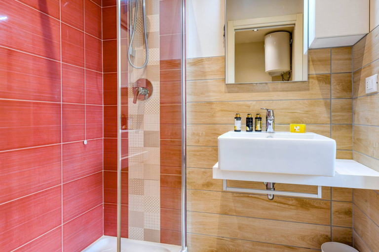 Room 4, Casa Vino in Sal With 1 Bedrooms and 1 Bathrooms, Brescia