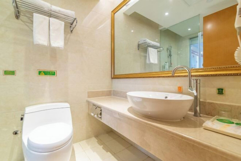 Bathroom 4, Vienna Hotel (Jingzhou Jianli Jiangcheng), Jingzhou