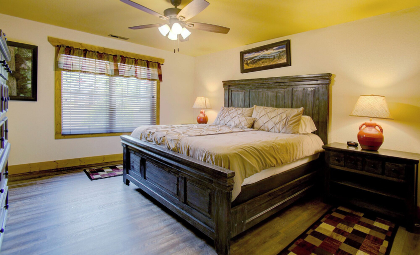 Bedroom 2, A Splash Of Blue, Sevier