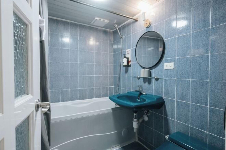 Bathroom 3, Meworld Hotel Zhongshan, Taipei City