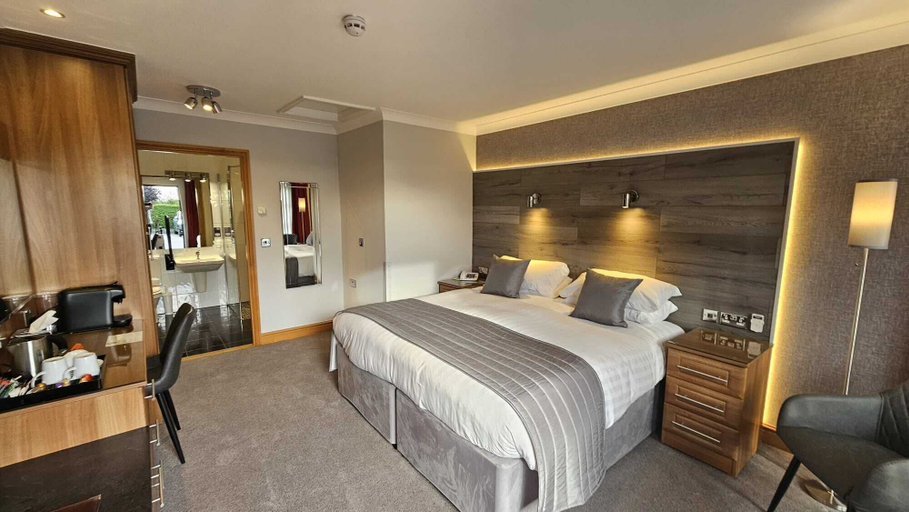 Bedroom 2, The Royal Hotel, Sefton