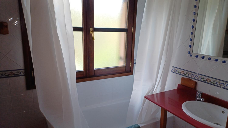 Bathroom 4, Ordaola, Vizcaya