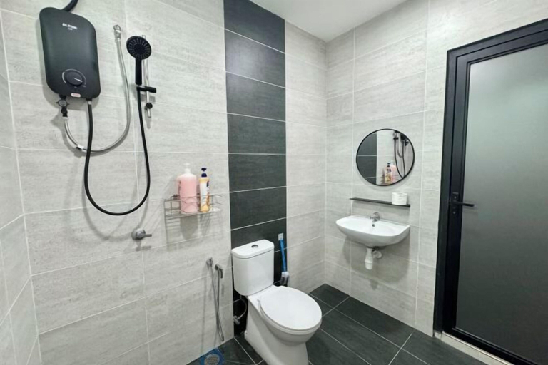 Room 3, Luxury 5BR Home w/ Private Pool, 18Pax, Netflix, Langkawi