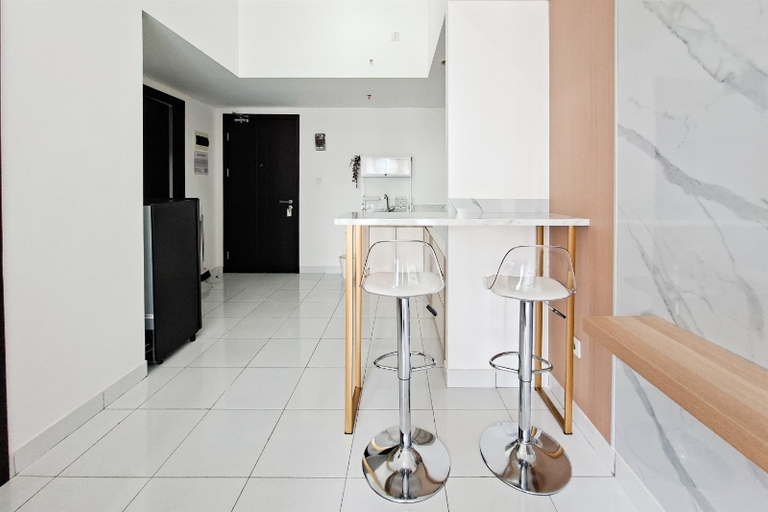 Facility 2, Lavish White 1BR at Casa de Parco Apartment By Travelio, Tangerang